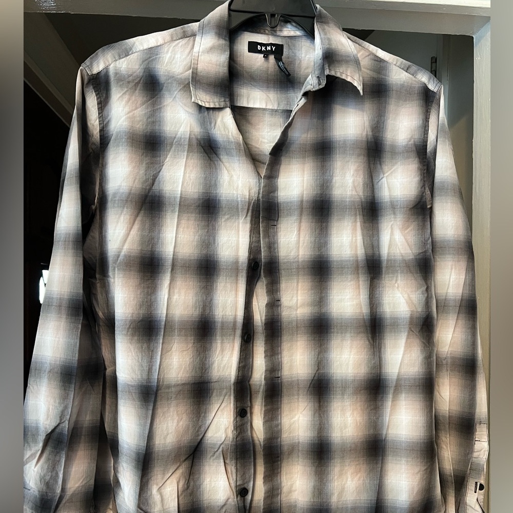 DKNY men’s dress shirt size M